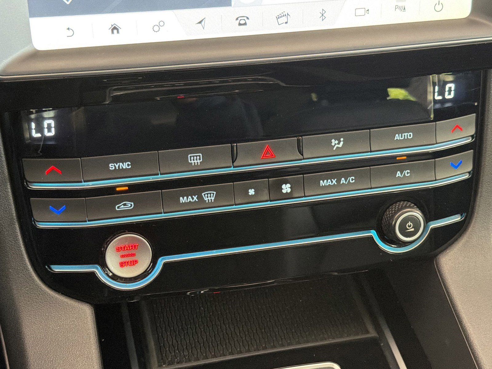 Used 2020 Jaguar F-PACE Premium AWD/4WD image 19