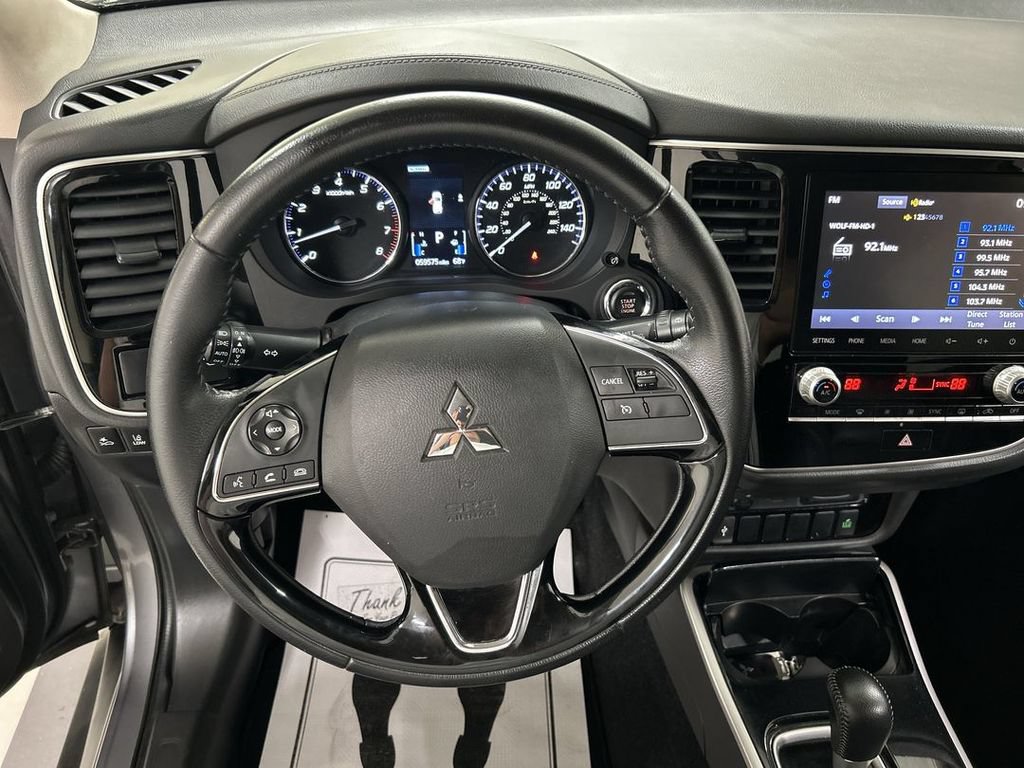 Used 2020 Mitsubishi Outlander SE AWD/4WD image 4