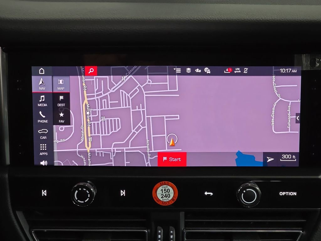 Certified 2025 Porsche Macan image 18