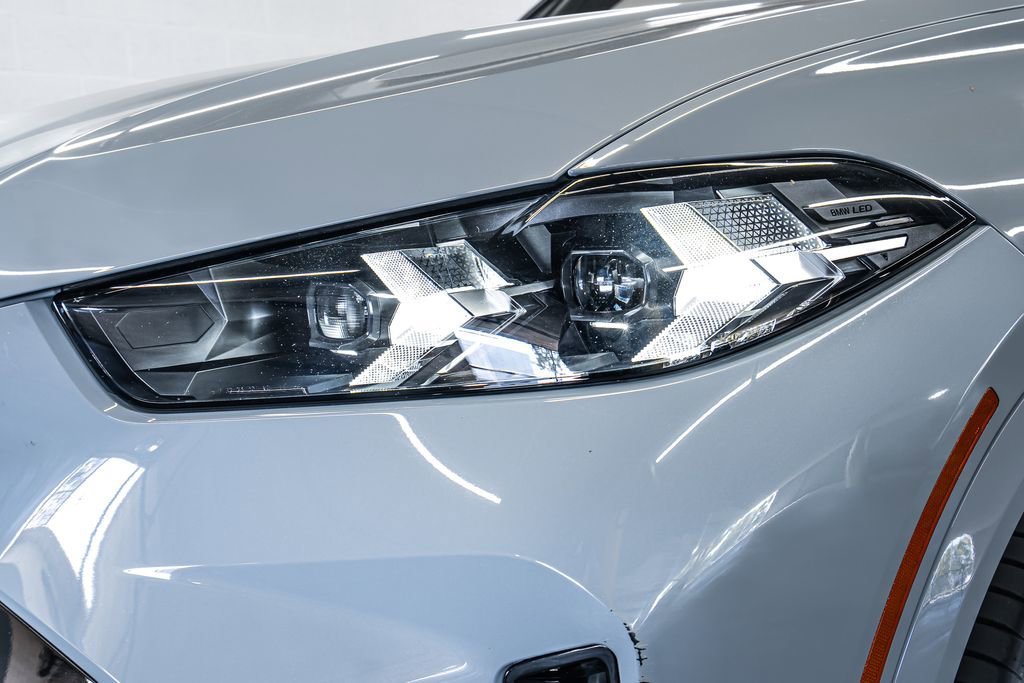 Used 2024 BMW X5 sDrive40i w/ M Sport Package image 9