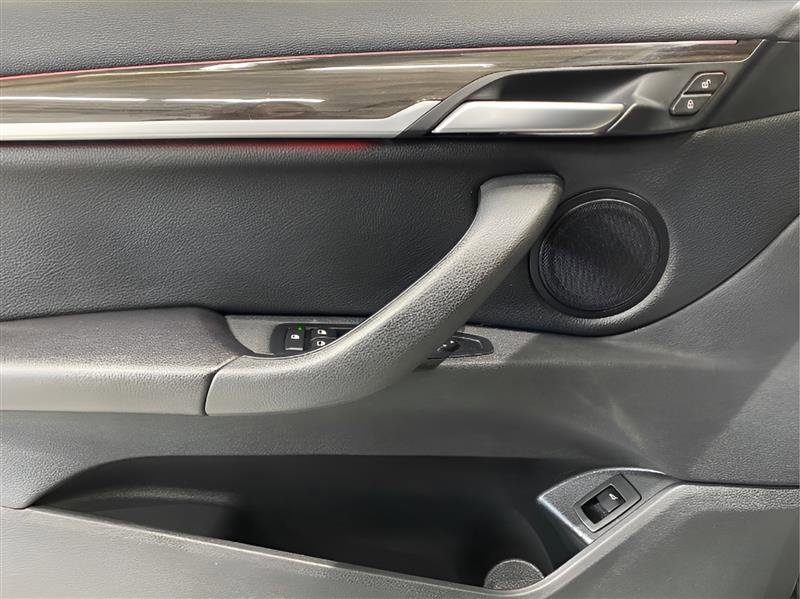 Used 2018 BMW X1 xDrive28i image 9