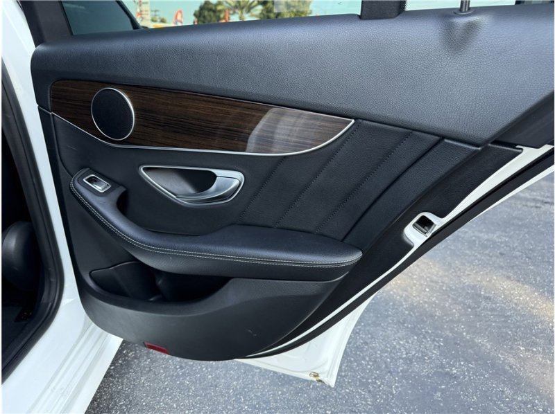 Used 2020 Mercedes-Benz C 300 Sedan image 24