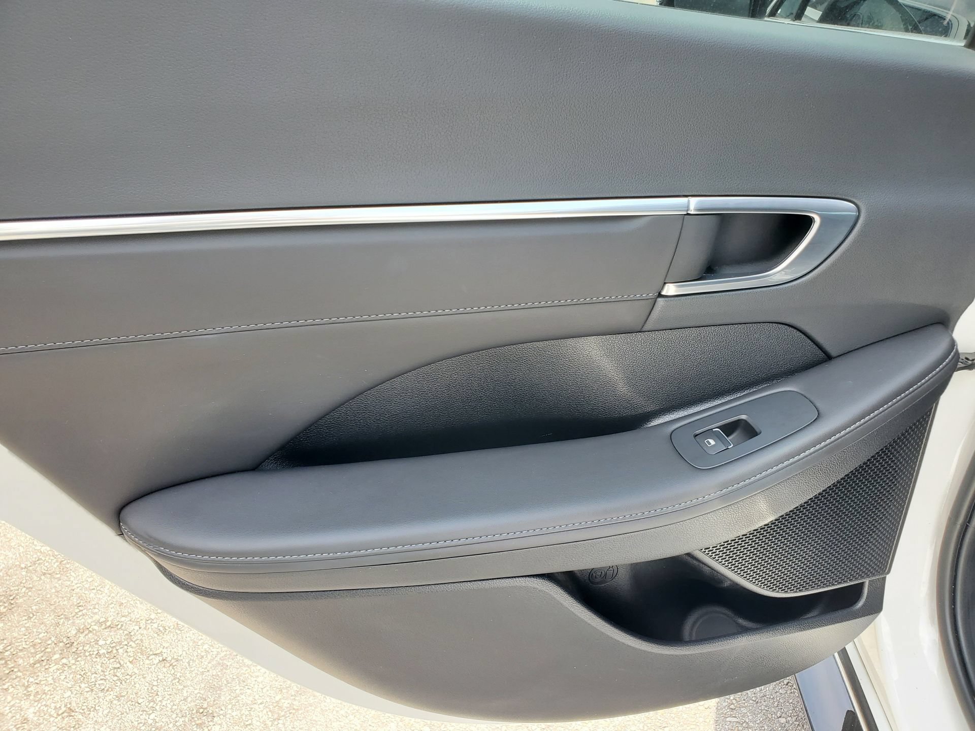Used 2023 Hyundai Sonata Limited FWD image 8