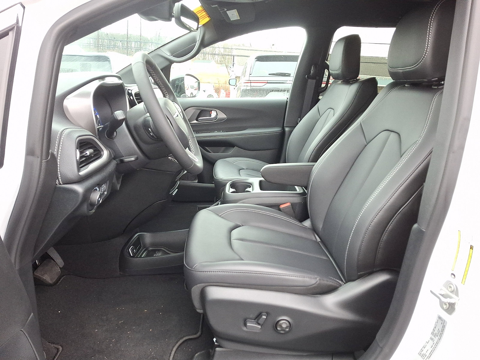 New 2026 Chrysler Pacifica Select image 11