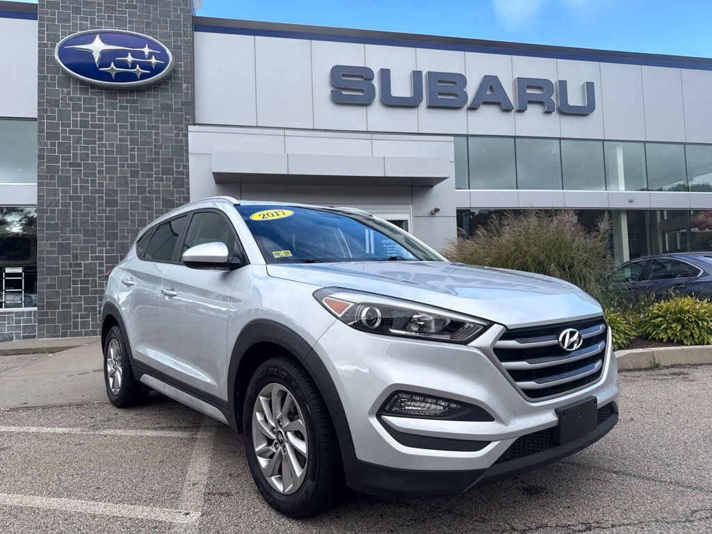 Used 2017 Hyundai Tucson SE w/ SE Popular Package 02