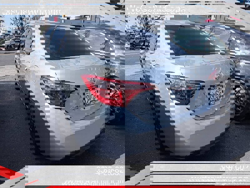 Used 2017 Toyota Corolla L w/ Carpet Mat Package (TMS) FWD image 5