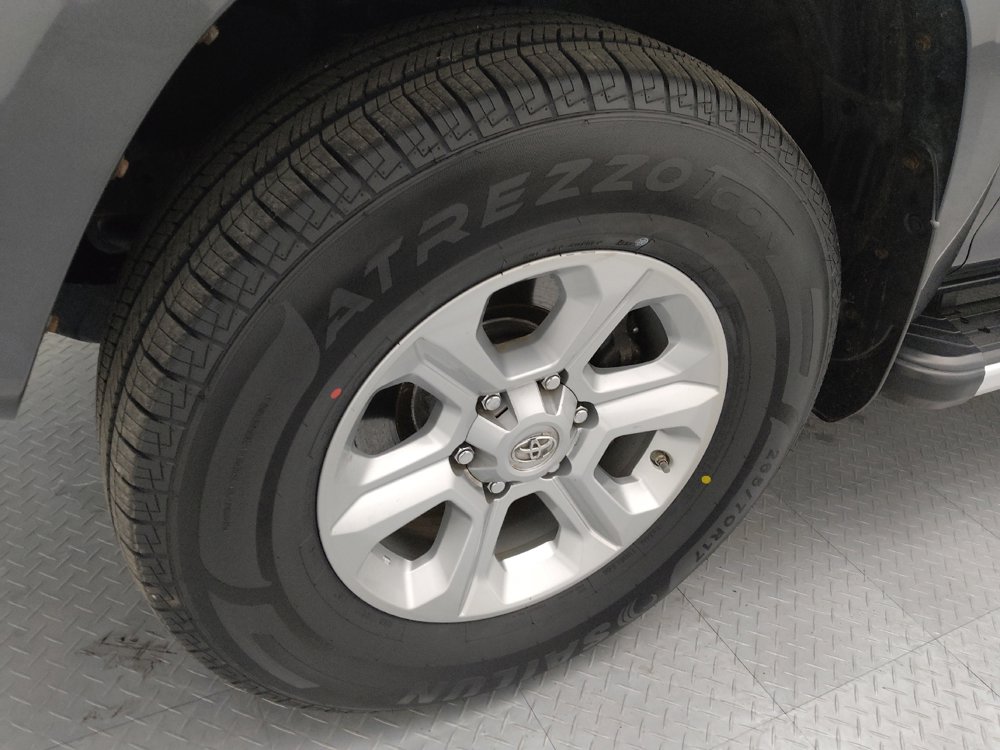 Used 2017 Toyota 4Runner SR5 image 31