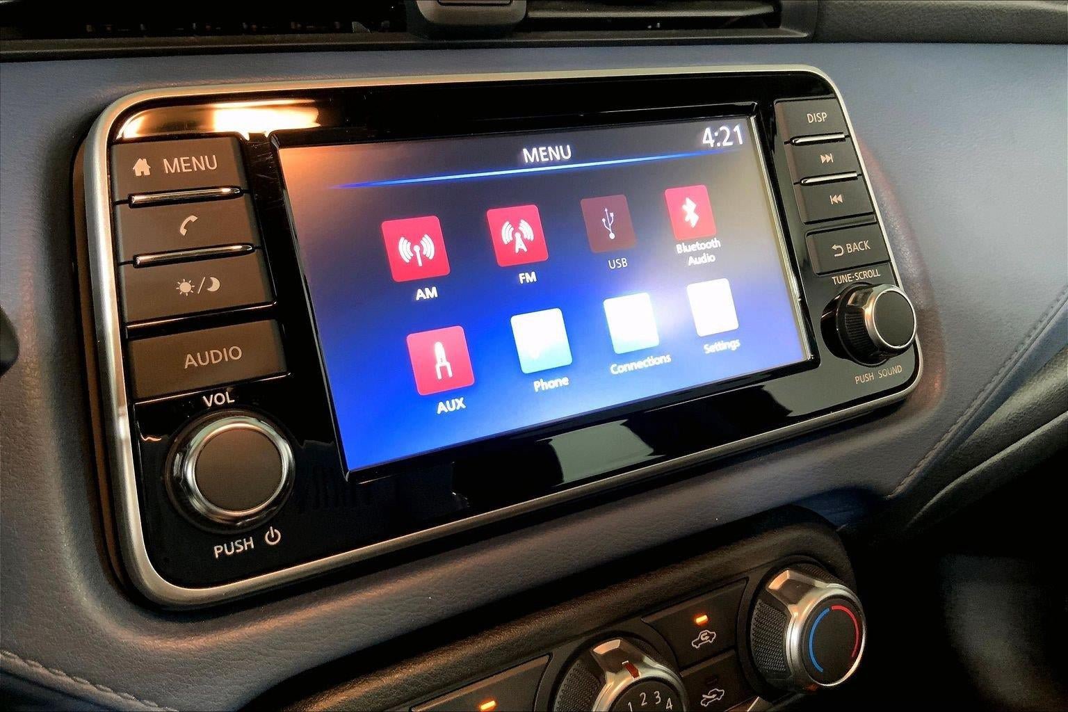 Used 2025 Nissan Versa SV FWD image 9