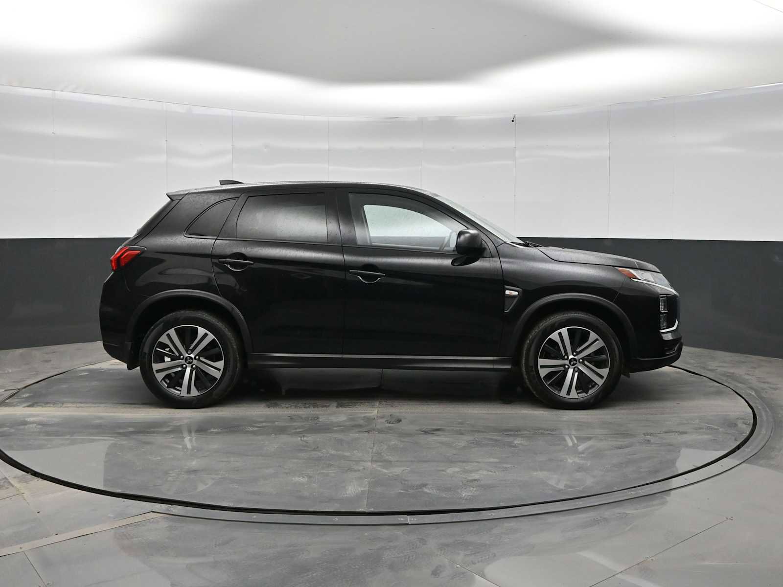 Used 2022 Mitsubishi Outlander Sport ES image 9
