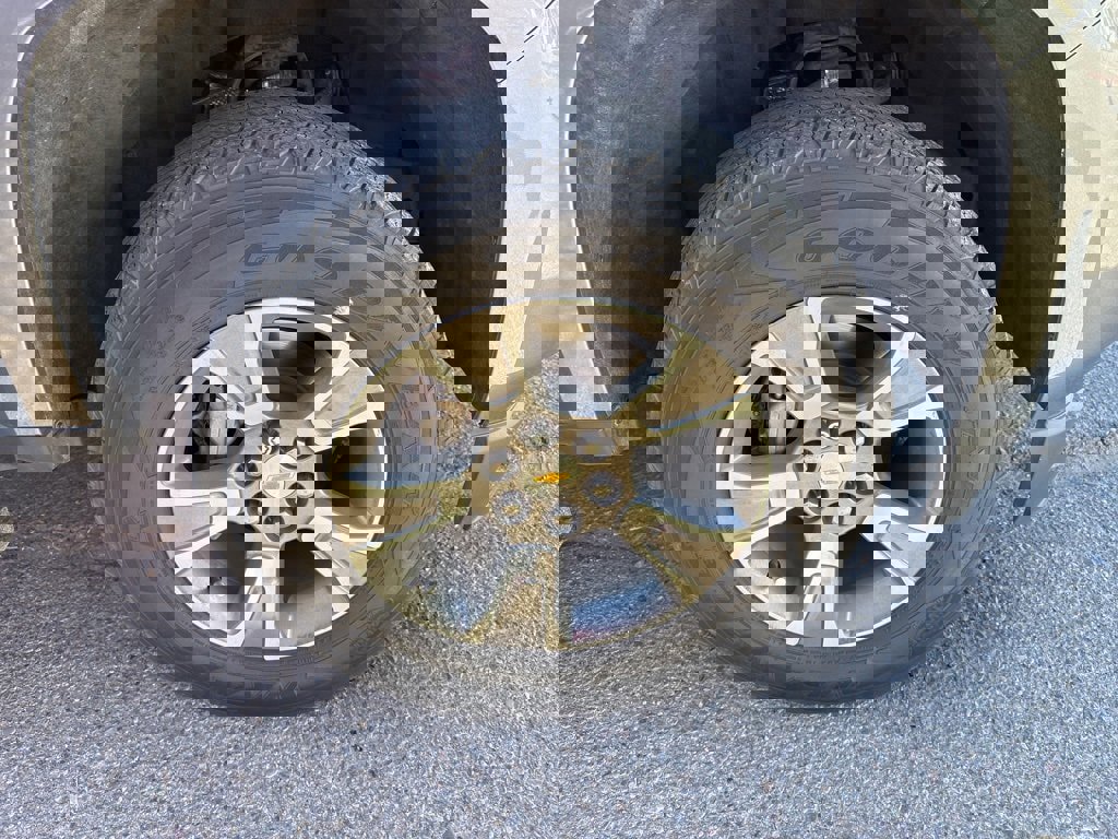 Used 2019 Chevrolet Colorado Z71 image 2