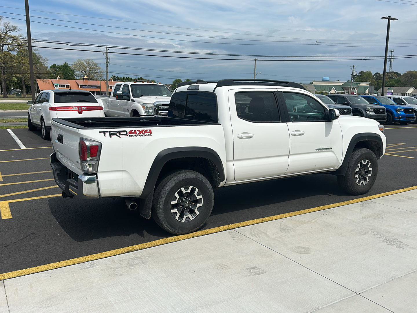 Used 2021 Toyota Tacoma TRD Off-Road image 8