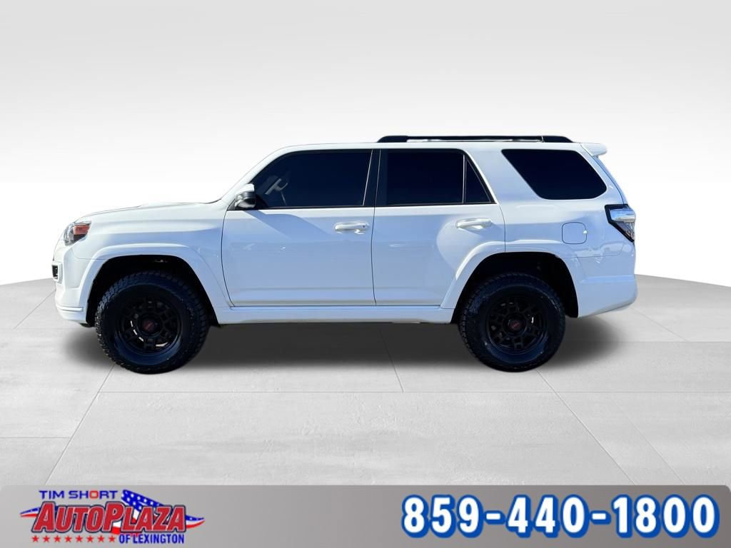 Used 2022 Toyota 4Runner TRD Sport image 2