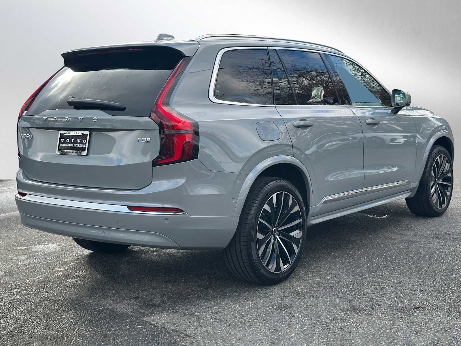 New 2026 Volvo XC90 T8 Plus image 3