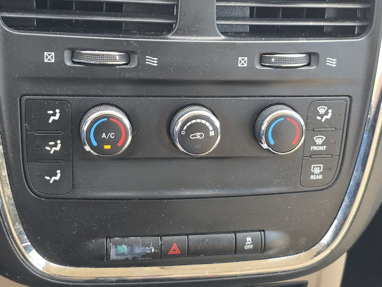 Used 2014 Dodge Grand Caravan American Value Package FWD image 6