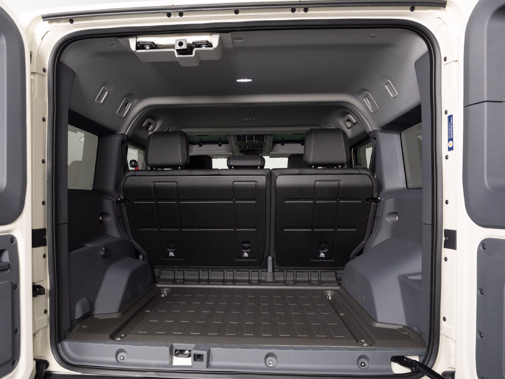 Used 2025 INEOS Grenadier Station Wagon AWD/4WD image 42