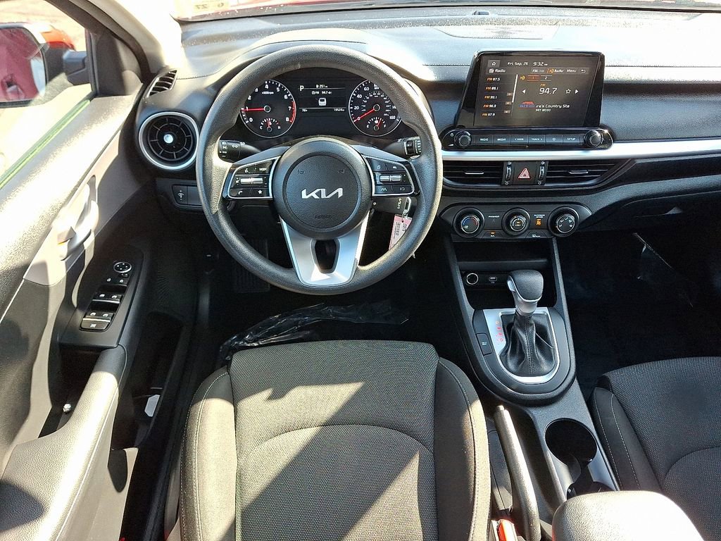 Used 2022 Kia Forte LXS image 11
