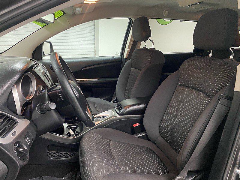 Used 2017 Dodge Journey SE w/ Flexible Seating Group image 9