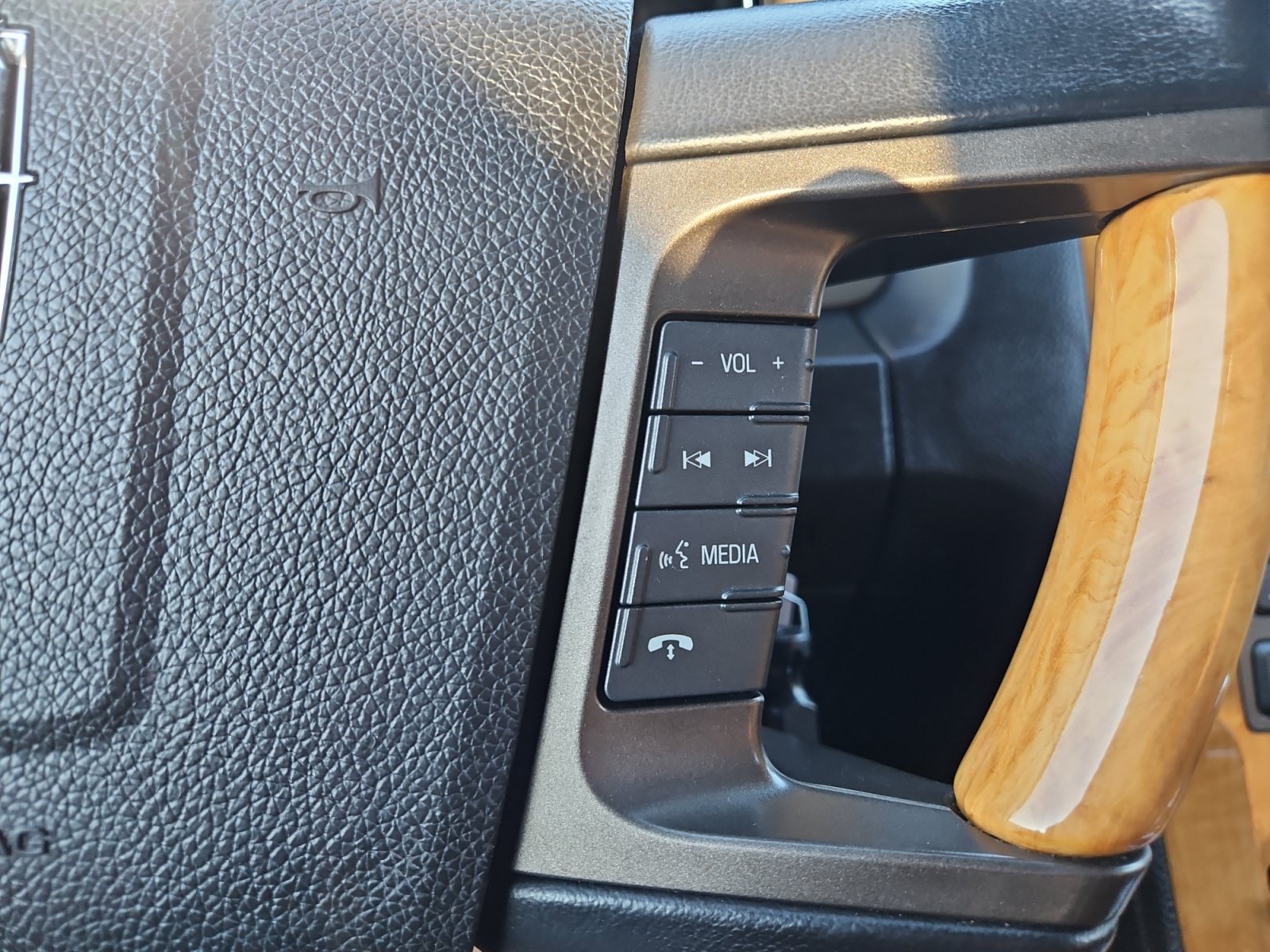 Used 2013 Lincoln Navigator 2WD image 28