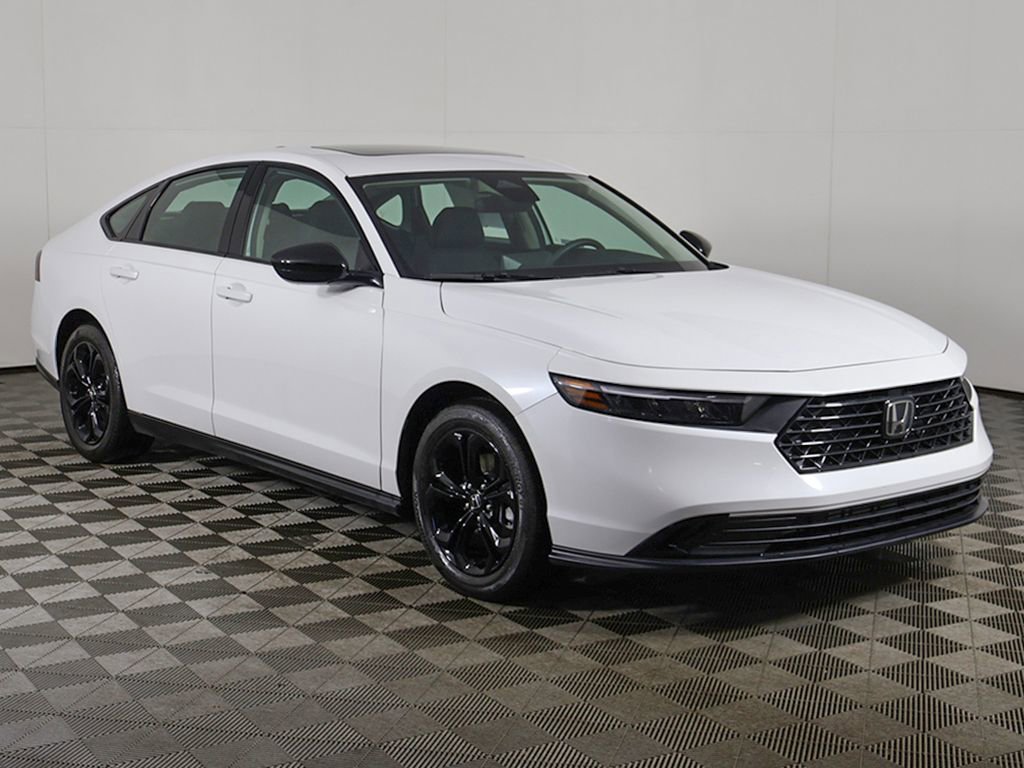 Certified 2025 Honda Accord SE image 2