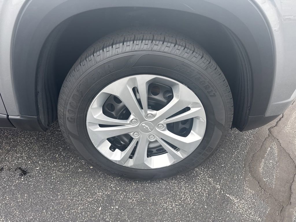 Used 2024 Chevrolet Trax LS image 14