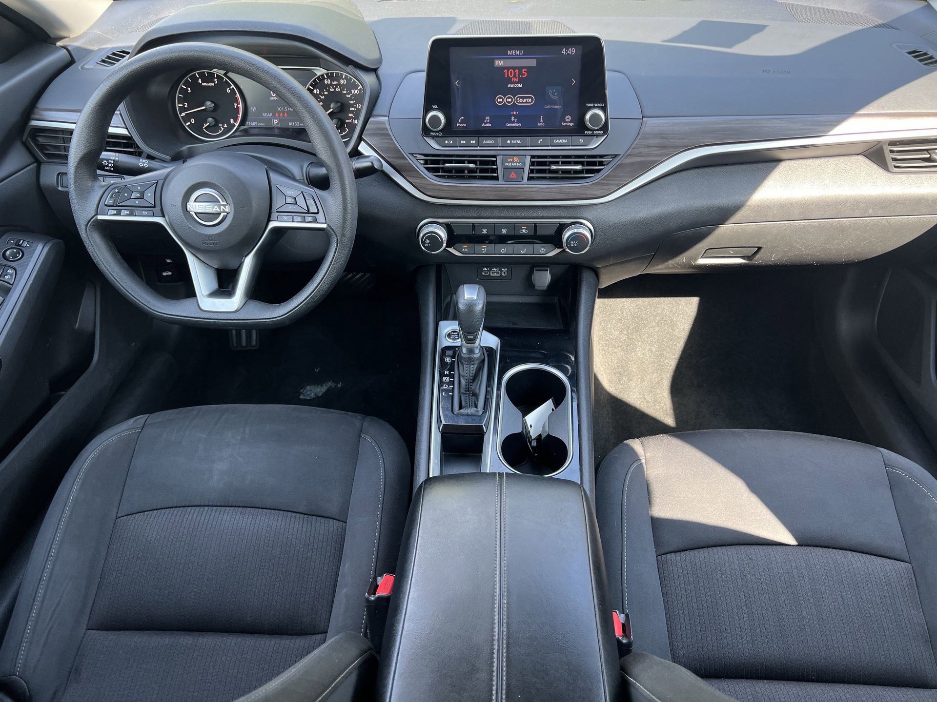 Used 2024 Nissan Altima 2.5 SV FWD image 2