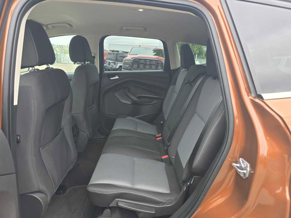 Used 2017 Ford Escape SE AWD/4WD image 16