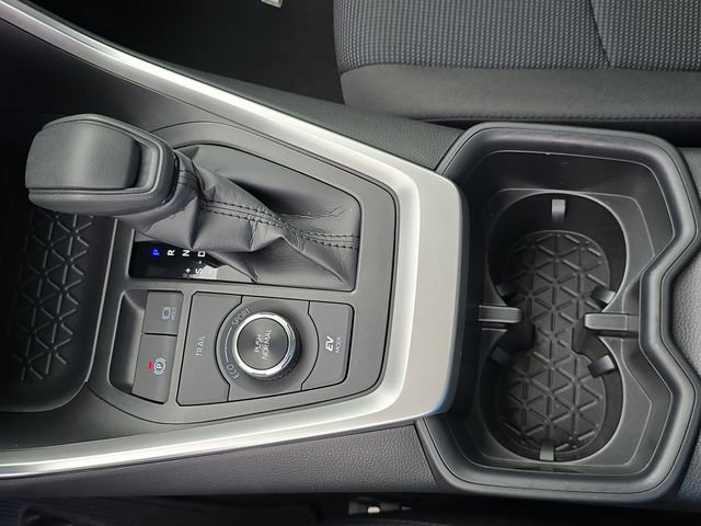 Used 2025 Toyota RAV4 LE image 24