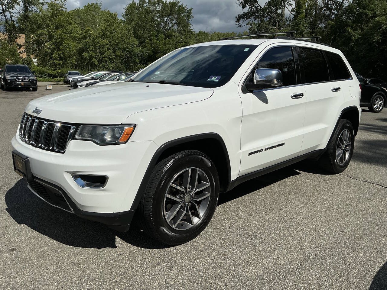Used 2017 Jeep Grand Cherokee Limited AWD/4WD image 1