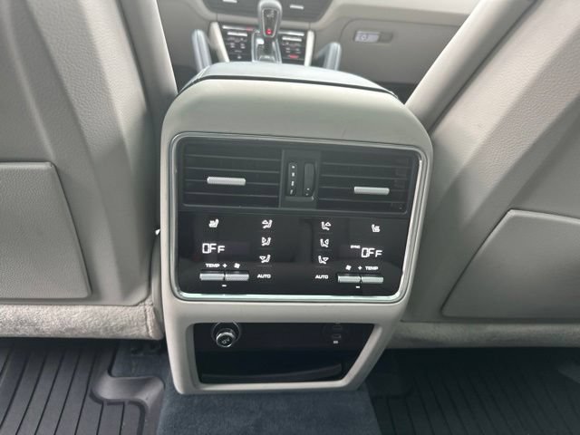 Used 2021 Porsche Cayenne AWD/4WD image 25