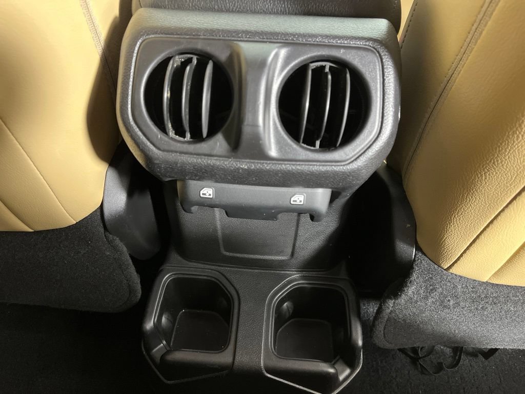 Used 2018 Jeep Wrangler Unlimited Sport S AWD/4WD image 16
