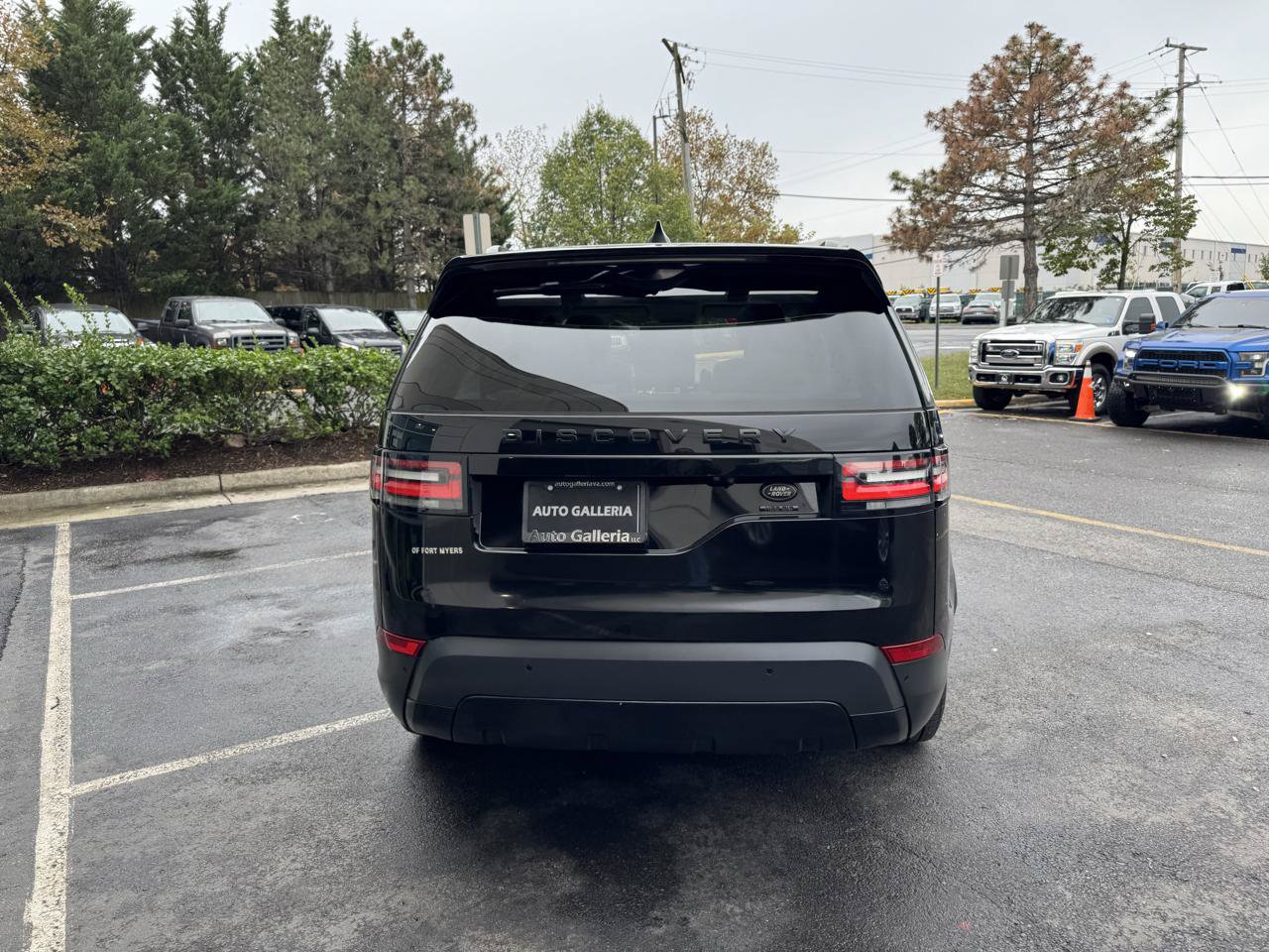 Used 2017 Land Rover Discovery HSE AWD/4WD image 6