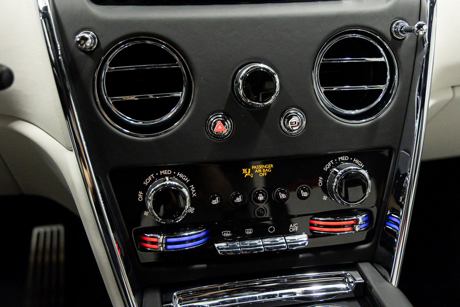 New 2026 Rolls-Royce Cullinan image 42