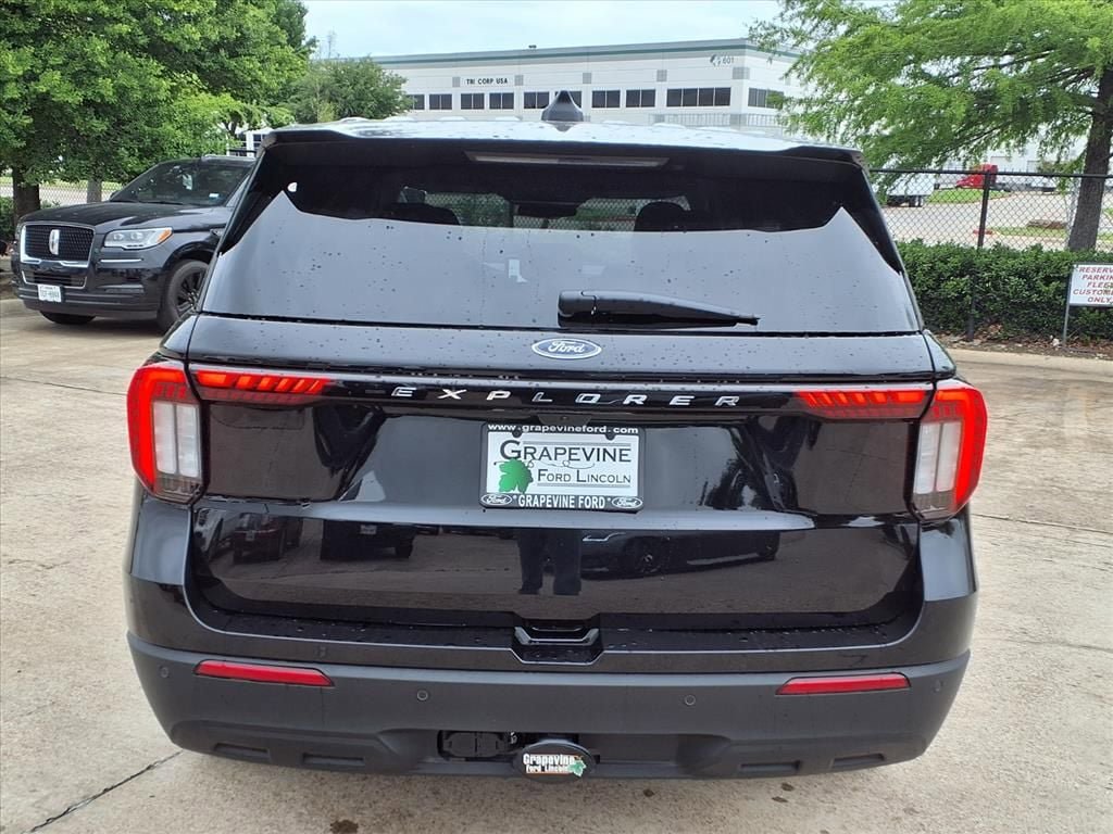 New 2026 Ford Explorer Active RWD image 5