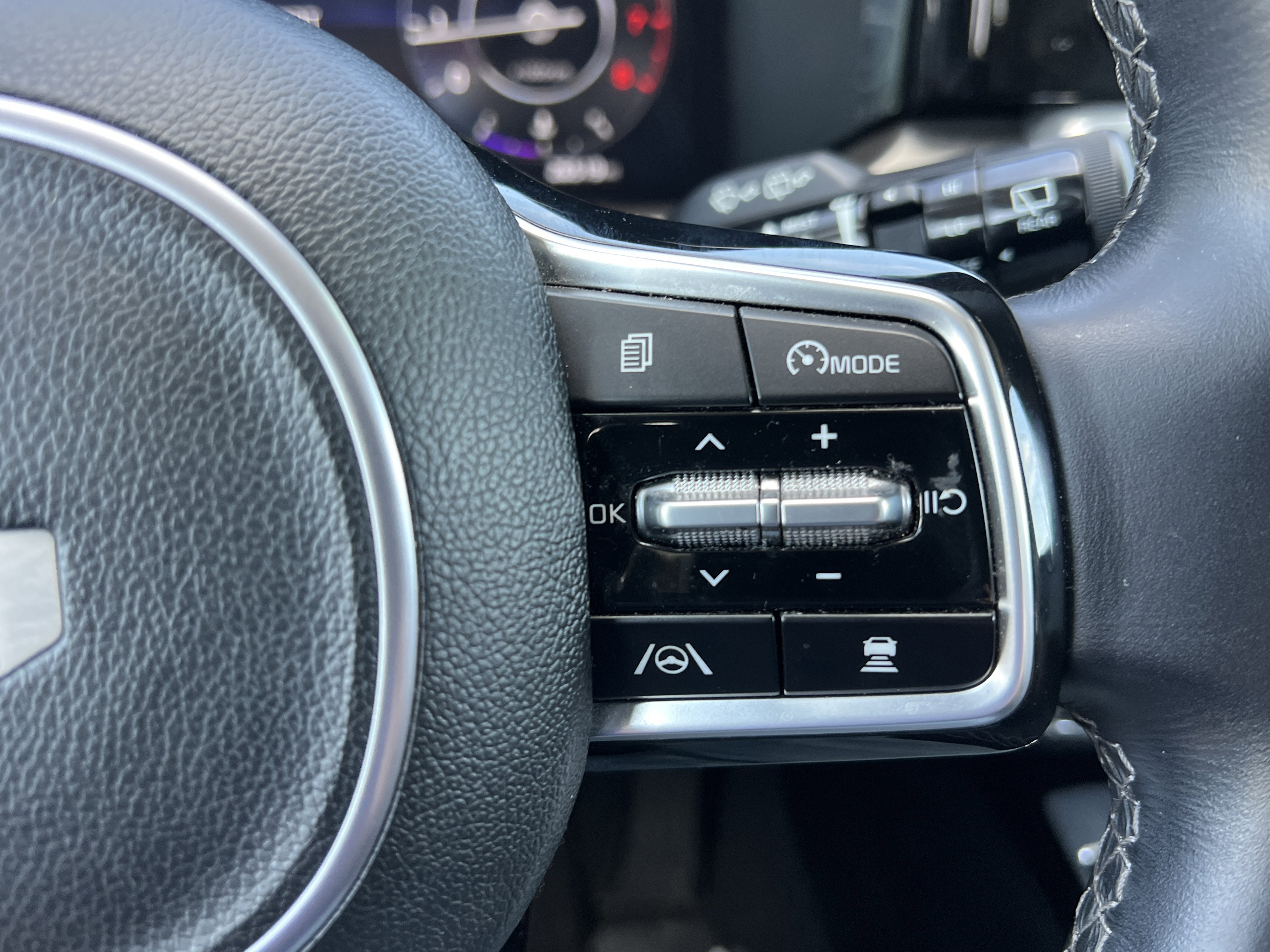 Certified 2023 Kia Sorento SX image 29