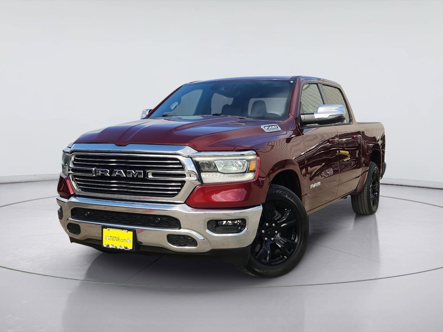 Used 2023 RAM 1500 Laramie AWD/4WD image 1