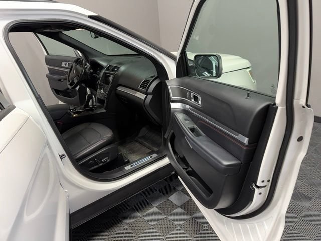 Used 2018 Ford Explorer Sport w/ Equipment Group 401A AWD/4WD image 23