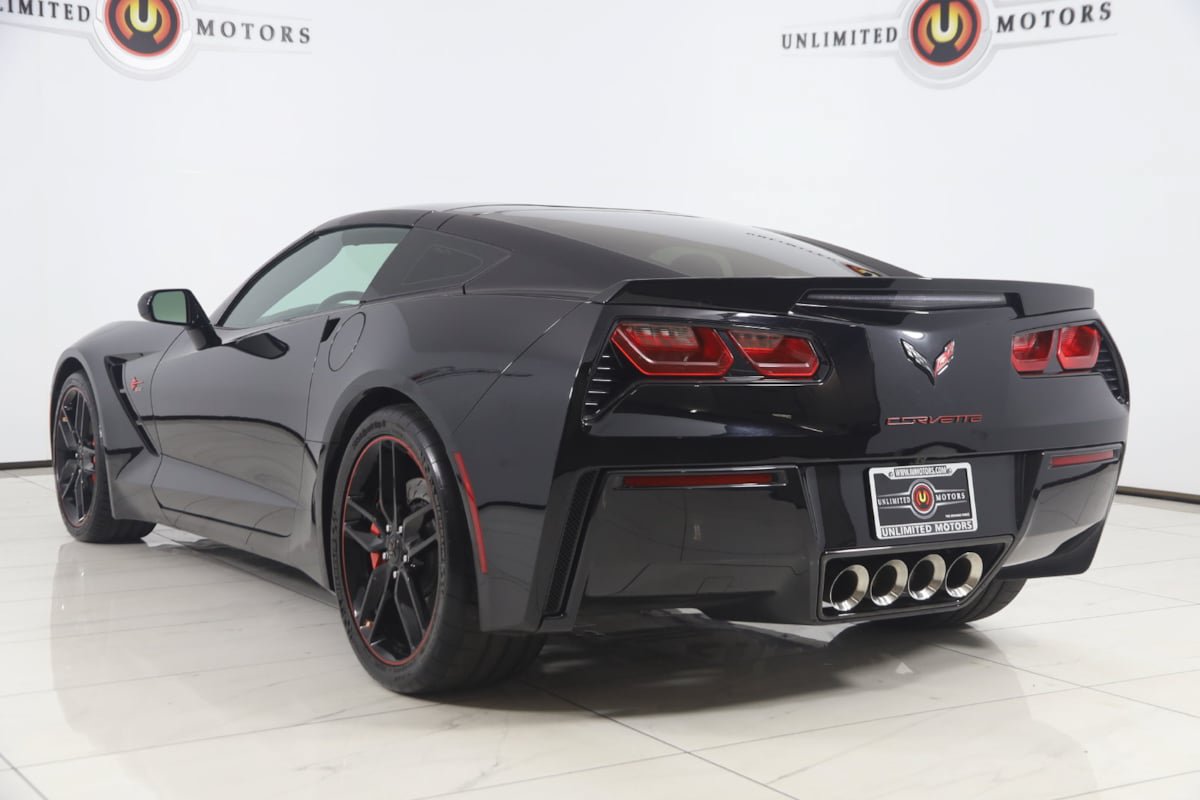 Used 2017 Chevrolet Corvette Stingray Coupe w/ Z51 3LT RWD image 4