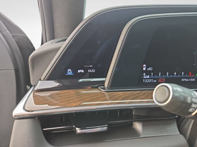 Certified 2024 Cadillac Escalade Sport Platinum w/ LPO, ONYX Package AWD/4WD image 19