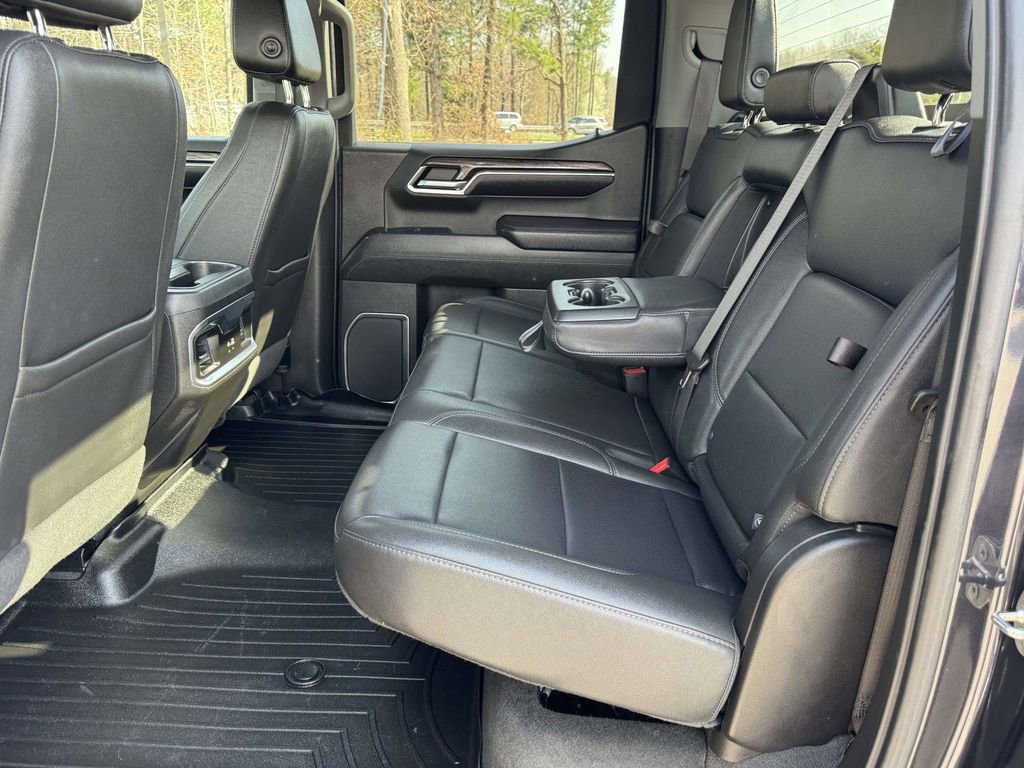 Used 2022 Chevrolet Silverado 1500 LTZ AWD/4WD image 17