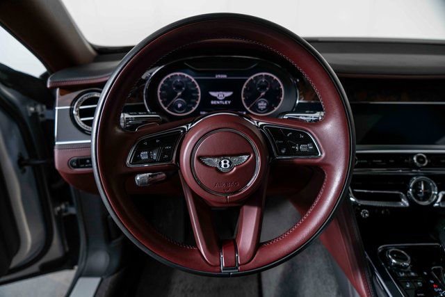 Used 2022 Bentley Flying Spur W12 image 21
