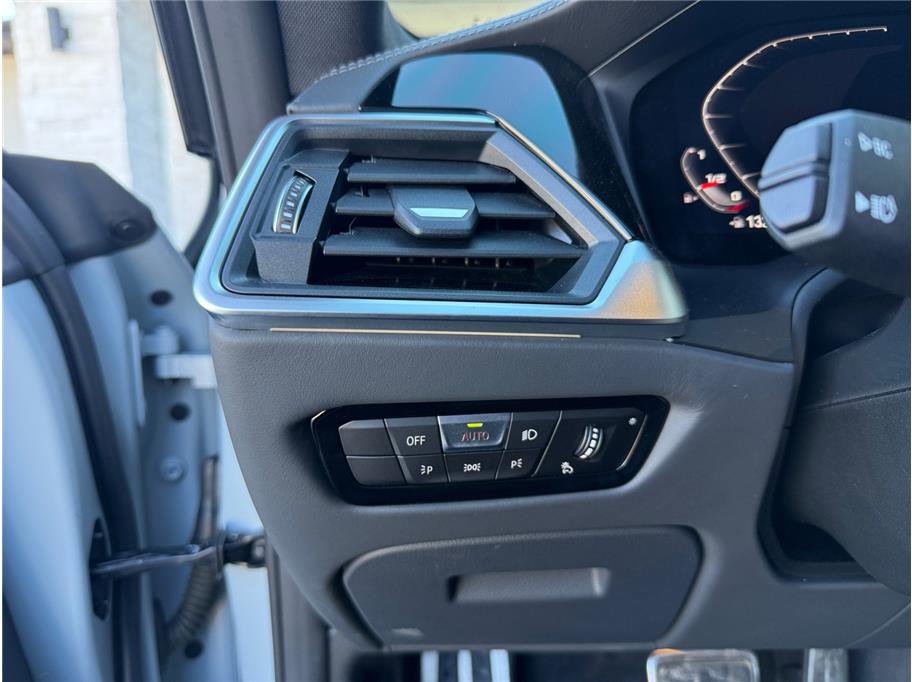 Used 2023 BMW M4 CSL image 17