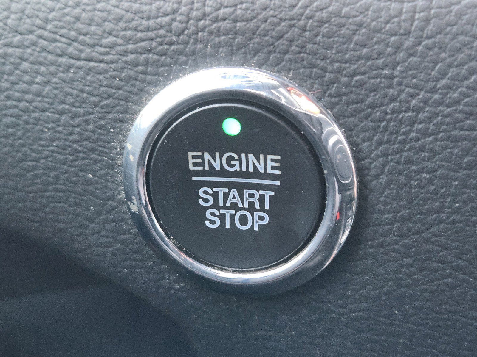 Used 2019 Ford Edge ST w/ Equipment Group 401A AWD/4WD image 18