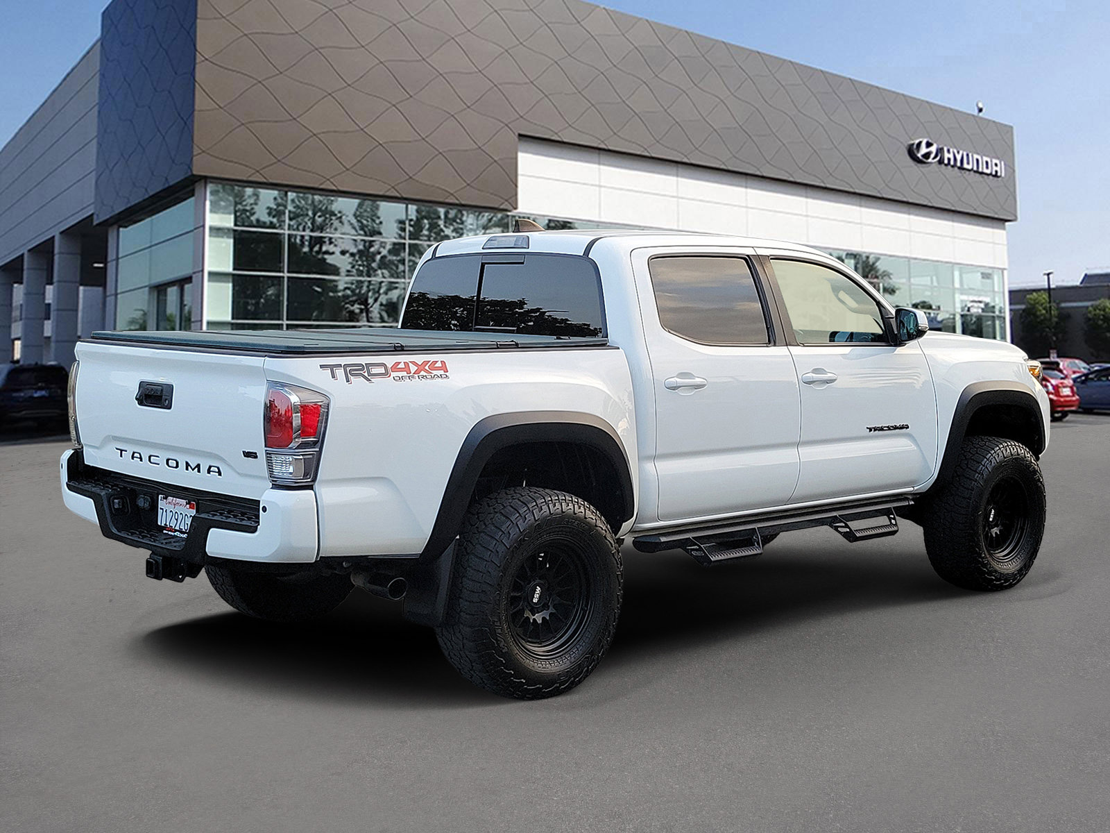 Used 2021 Toyota Tacoma TRD Off-Road w/ Technology Package AWD/4WD image 2