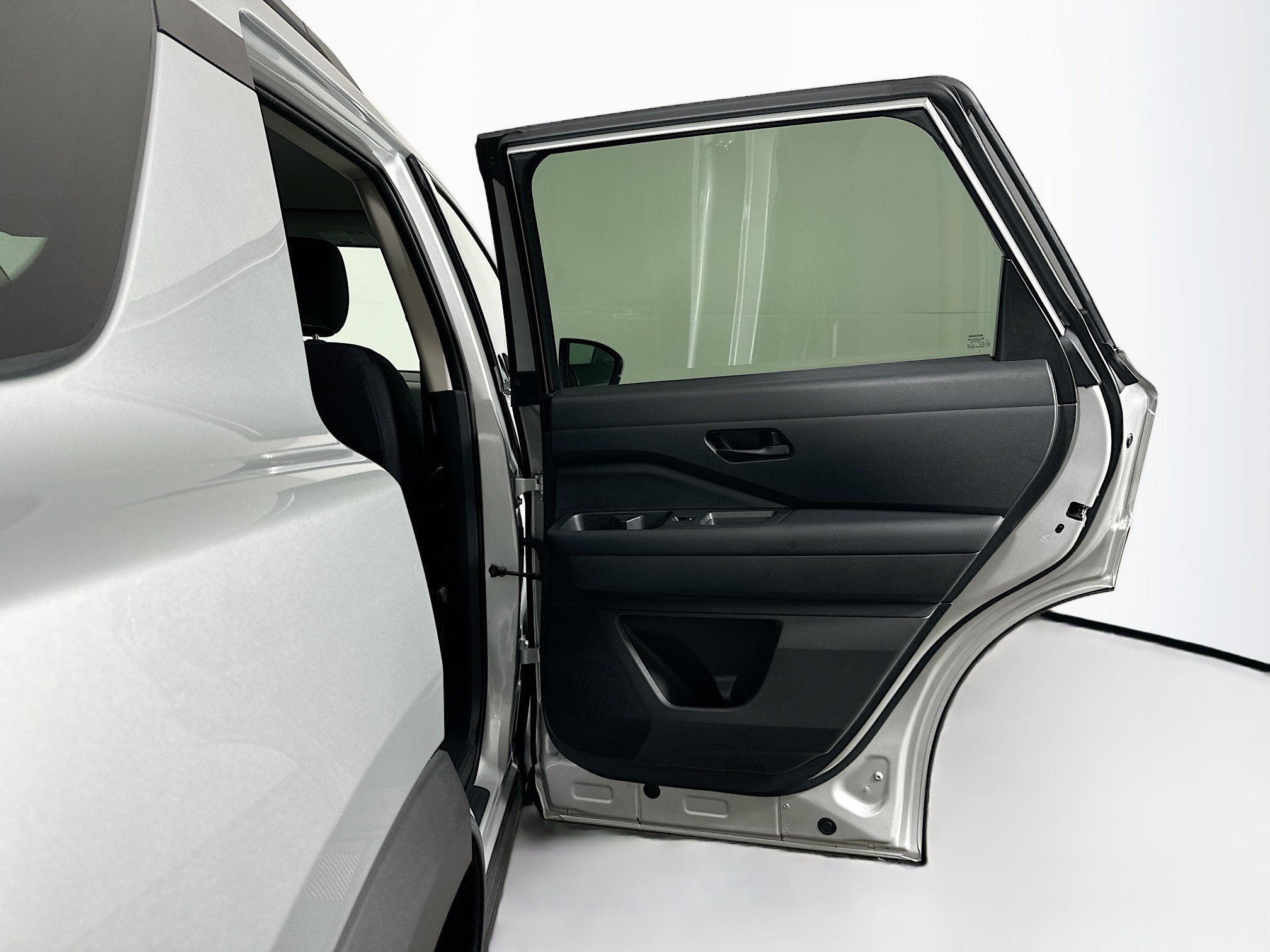 Used 2025 Nissan Pathfinder SV AWD/4WD image 31