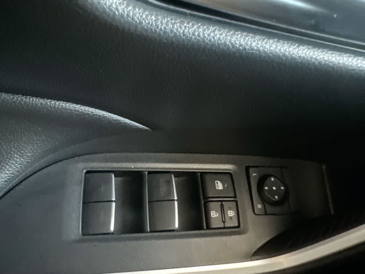 Used 2024 Toyota RAV4 SE AWD/4WD image 17