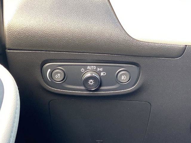 Used 2020 Buick Encore GX Essence w/ Experience Buick Package image 14