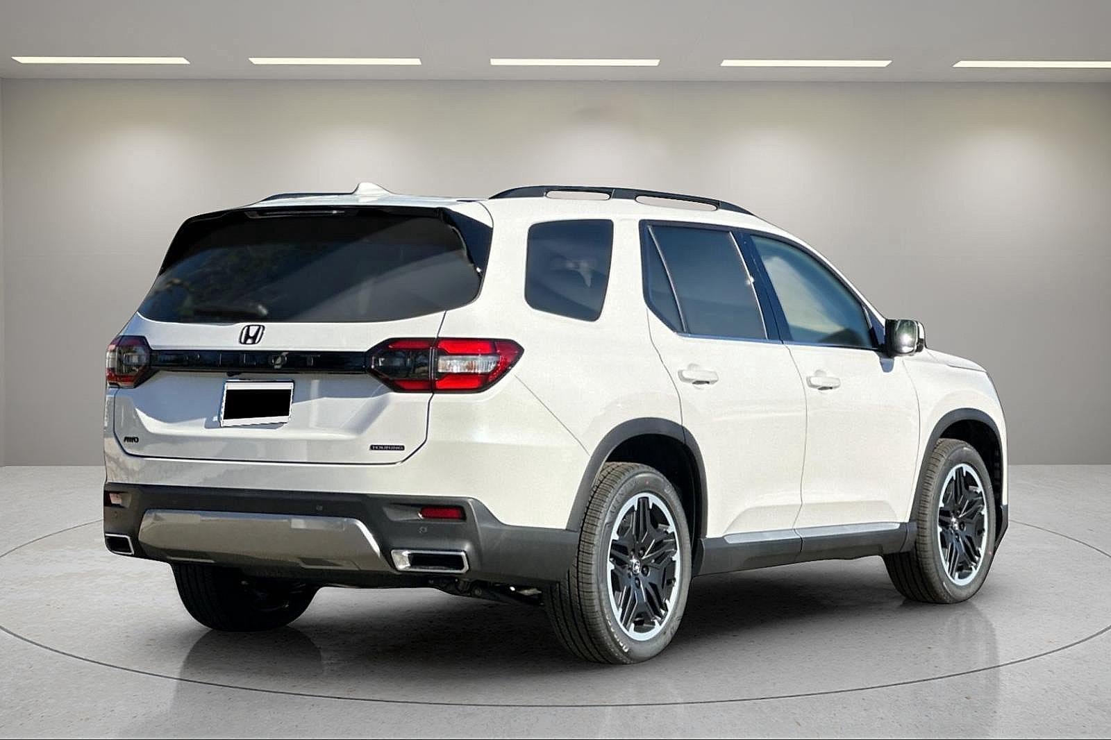 New 2026 Honda Pilot Touring image 5