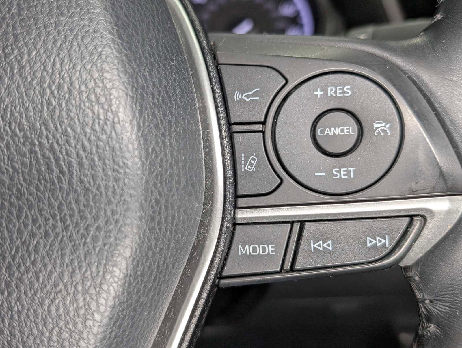 Used 2021 Toyota Camry XLE FWD image 34