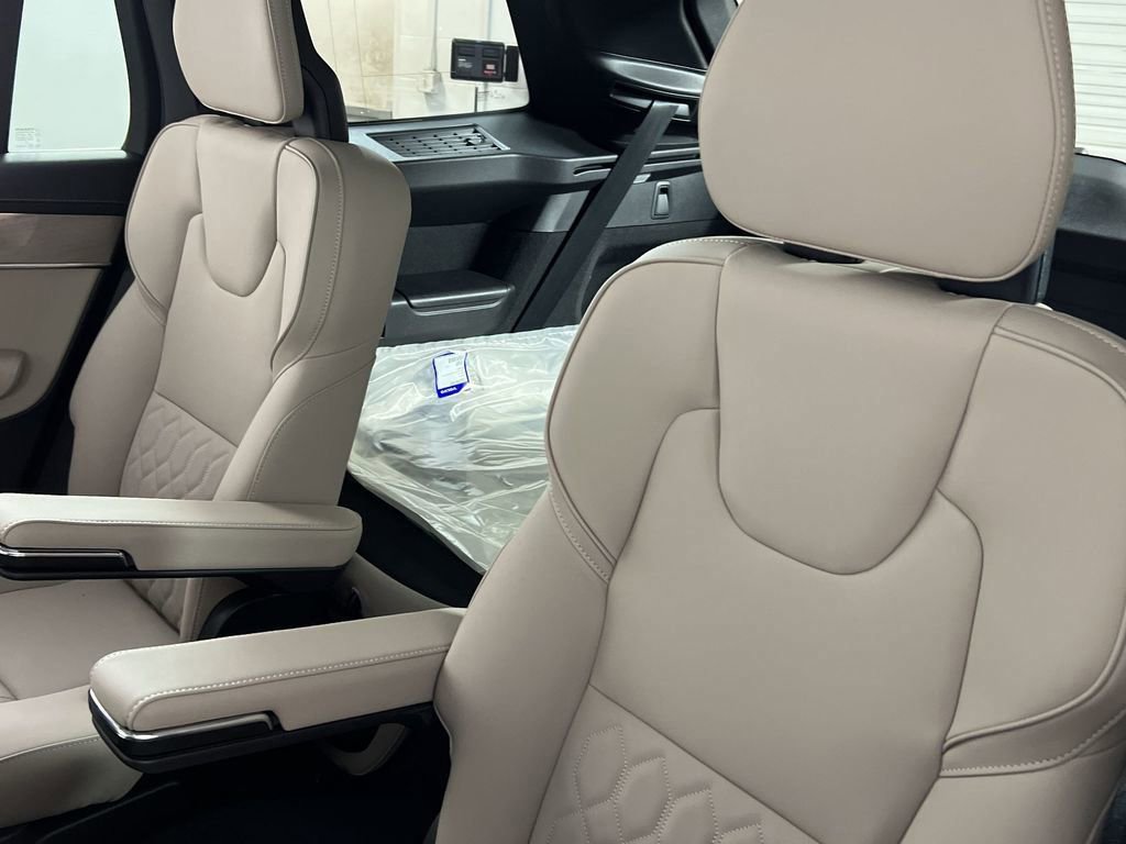 New 2026 Volvo XC90 B6 Plus w/ Protection Package image 23