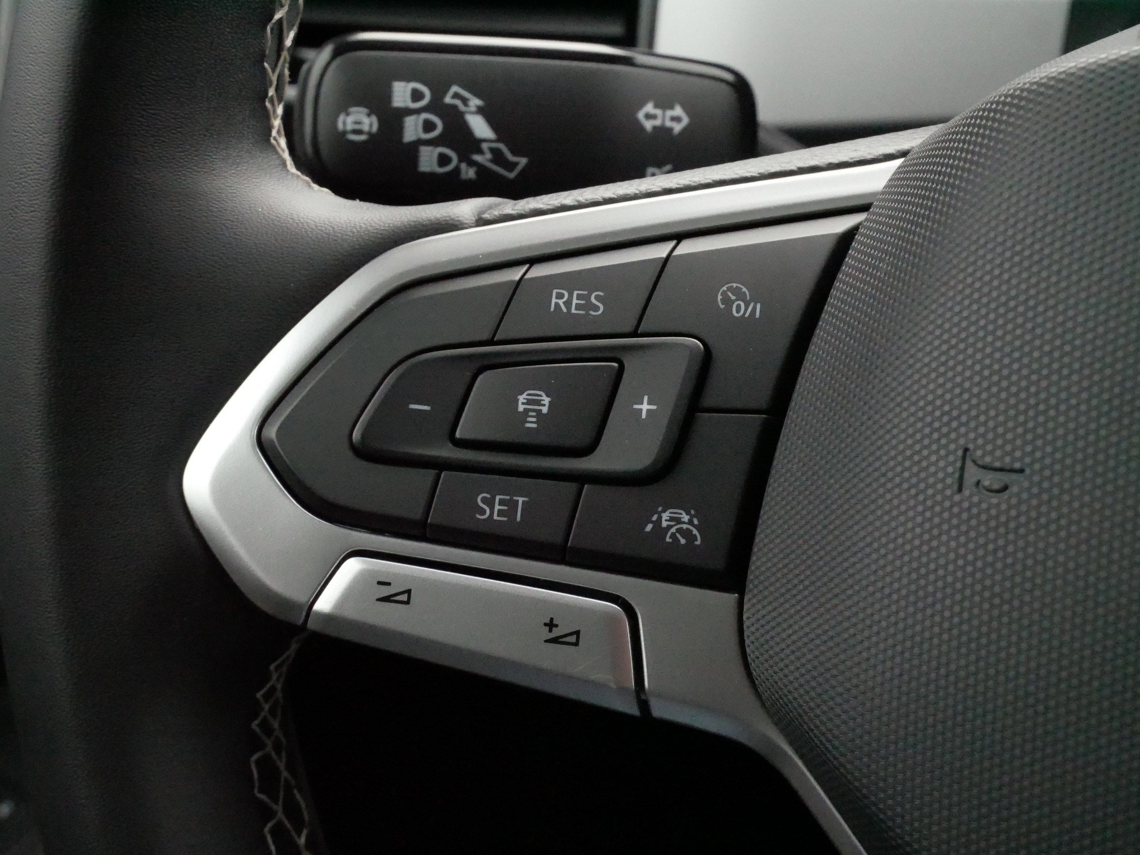 Used 2022 Volkswagen Atlas SEL image 26